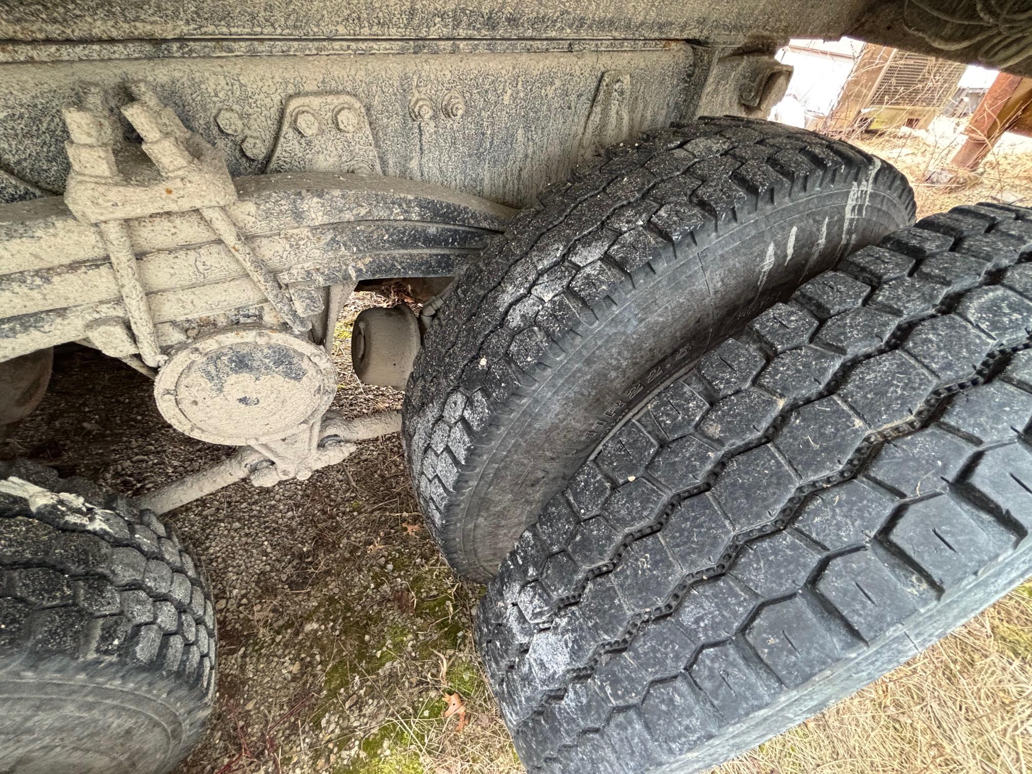 1996 VOLVO Quad-Axle - Image 30